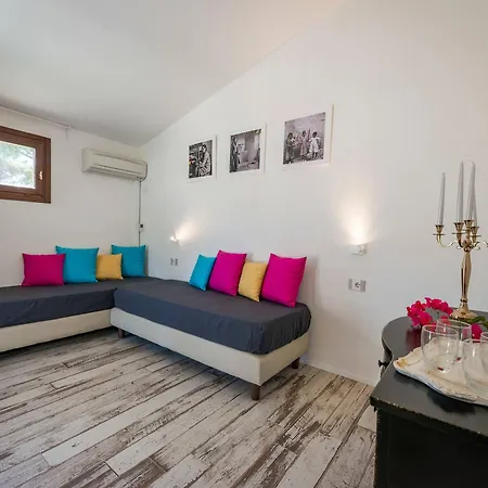 Tiliguerta Glamping & Village Hotel